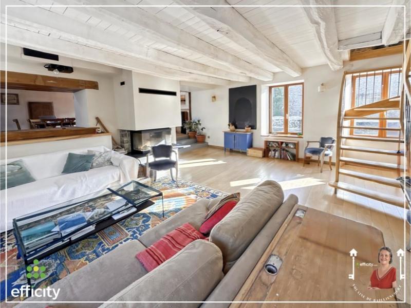 Maison - 180 m² - 7 pièces