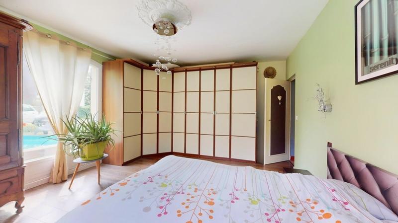 Maison - 212 m² - 6 pièces