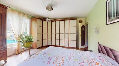 Maison - 212 m² - 6 pièces