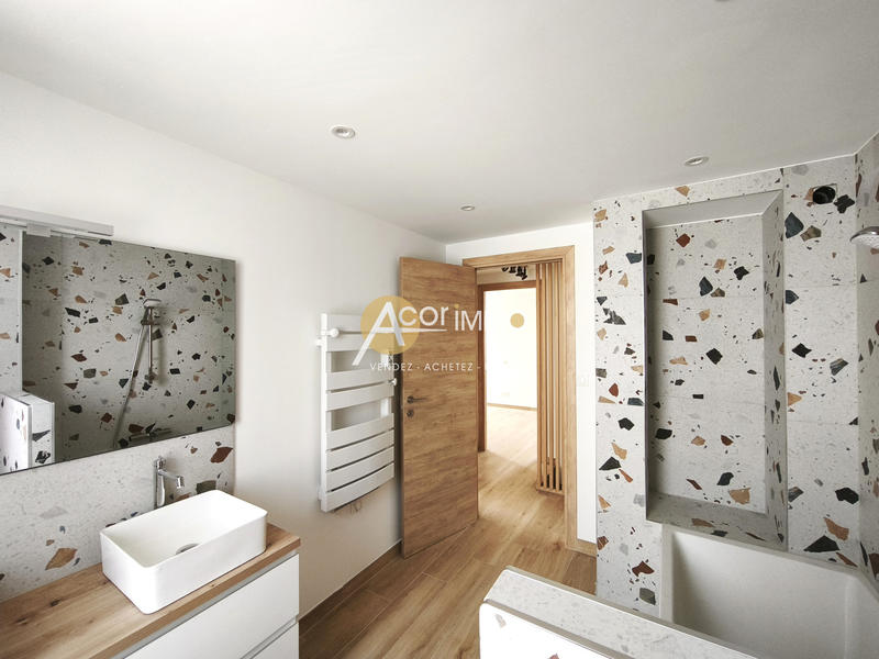 Maison - 93 m² - 4 pièces