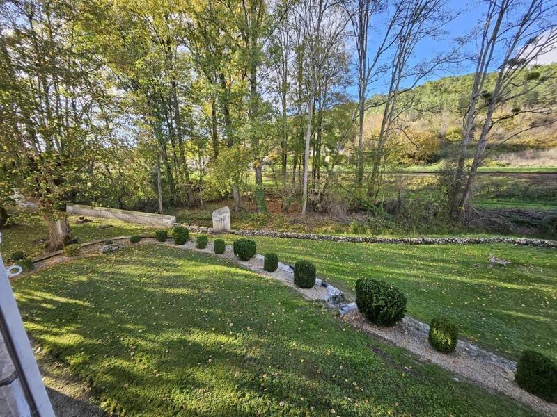 Maison - 350 m² - 10 pièces