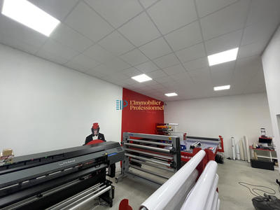 Local d'activités - 123 m²