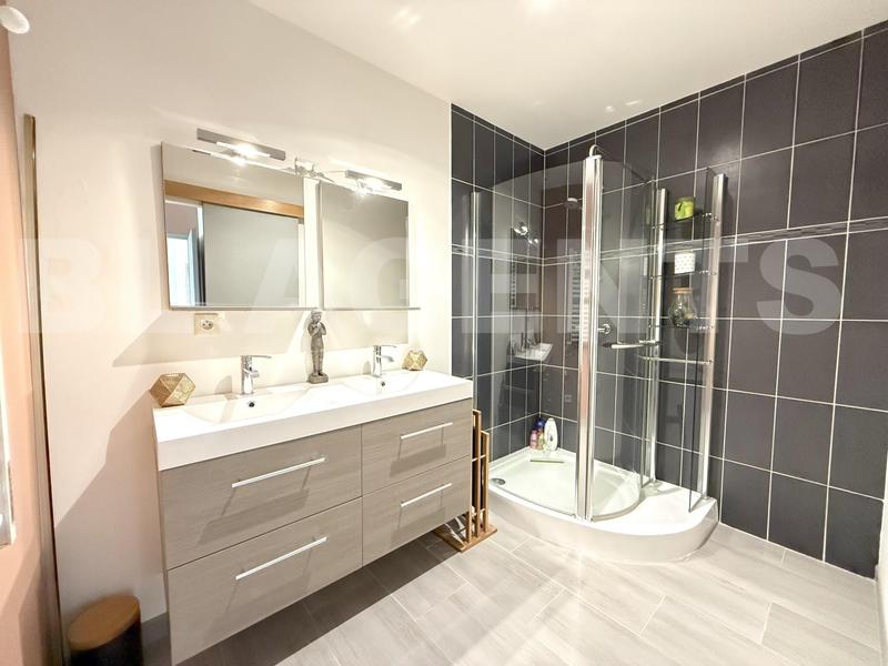 Maison - 153 m² - 5 pièces