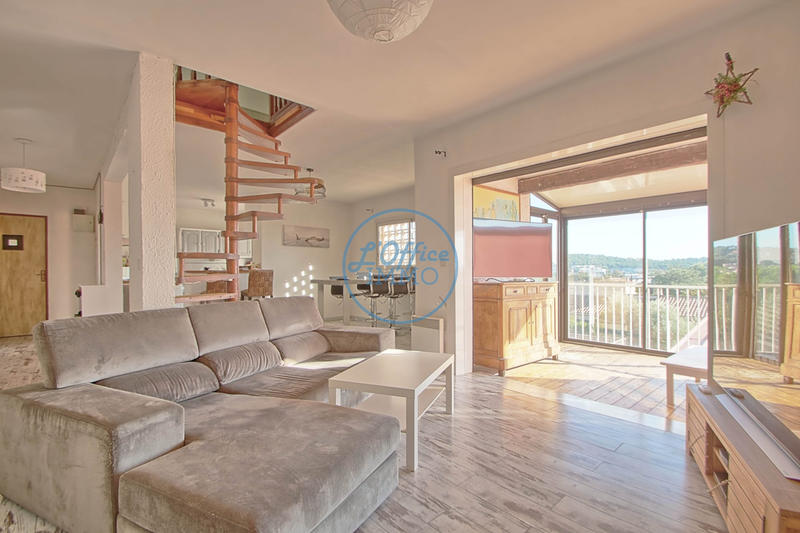 Maison - 179 m² - 7 pièces