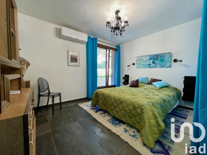 Maison - 330 m² - 11 pièces