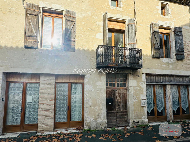 Maison - 304 m² - 11 pièces