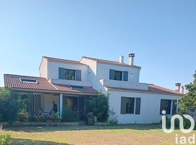 Maison - 215 m² - 10 pièces