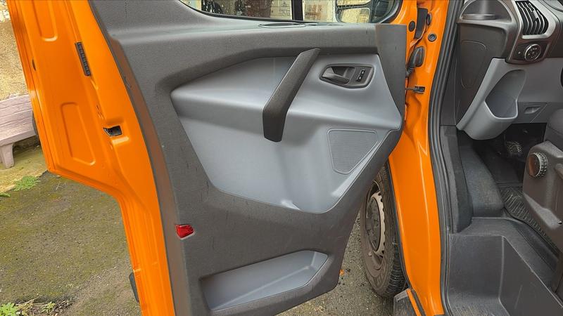 Ford Transit Custom Fourgon Vu 2.0 Ecoblue 105 Business Cabine a