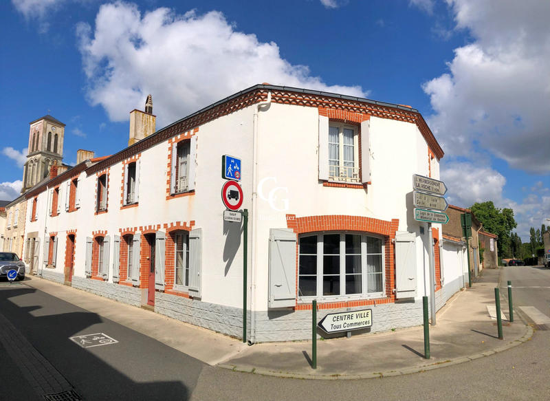 Maison ancienne - 242 m² - 11 pièces