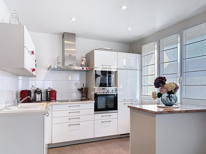 Maison - 141 m² - 6 pièces