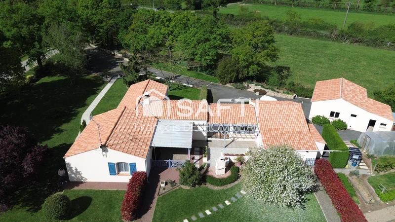 Maison - 180 m² - 7 pièces