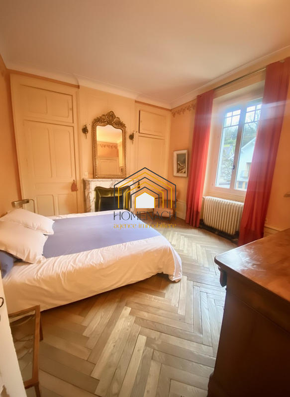 Villa - 203 m² - 8 pièces