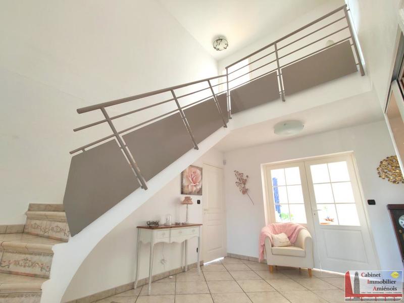 Pavillon - 330 m² - 6 pièces