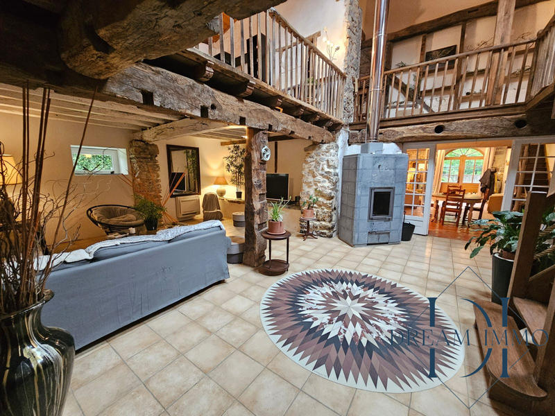 Maison - 380 m² - 7 pièces