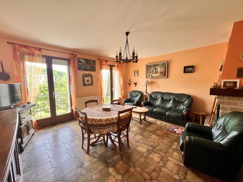 Maison - 92 m² - 5 pièces