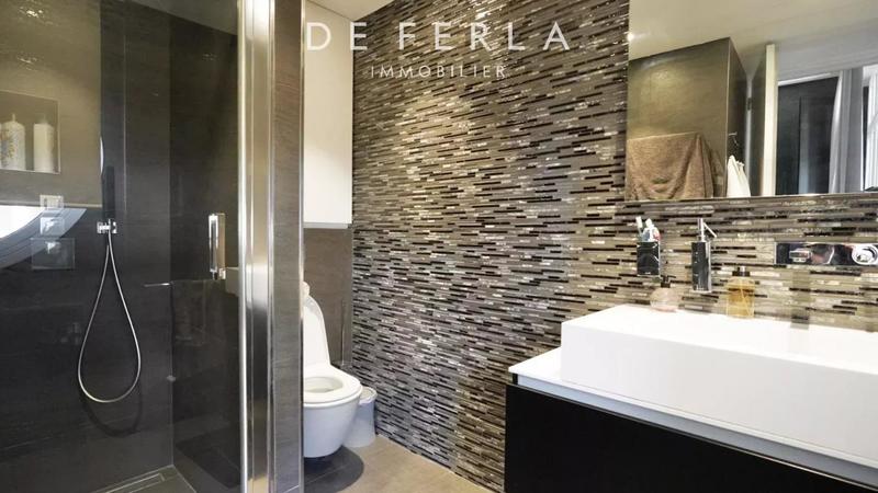 Appartement - 275 m² - 7 pièces