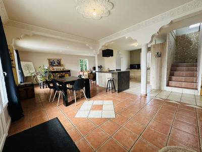 Maison - 167 m² - 6 pièces