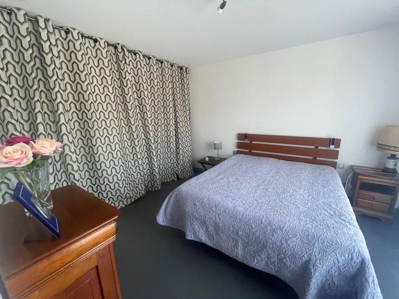 Maison - 221 m² - 6 pièces