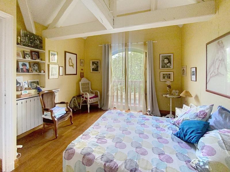 Maison - 204 m² - 7 pièces