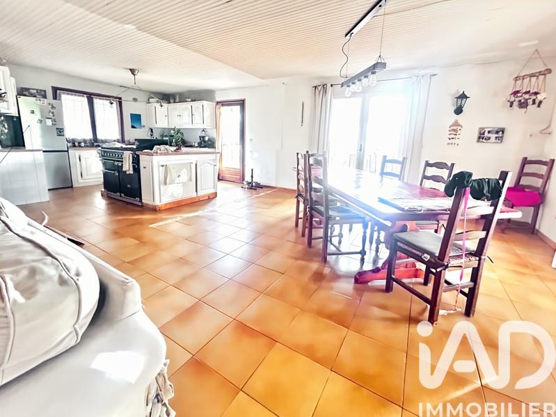 Maison - 204 m² - 9 pièces