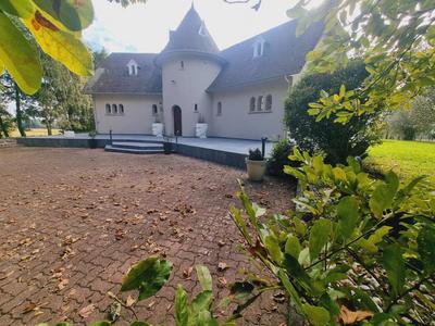 Demeure - 187 m² - 7 pièces