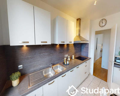 Chambre - 80 m² - 1 pièce