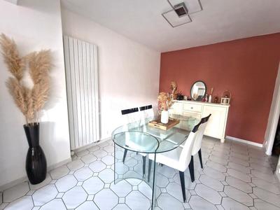 Maison - 91 m² - 6 pièces