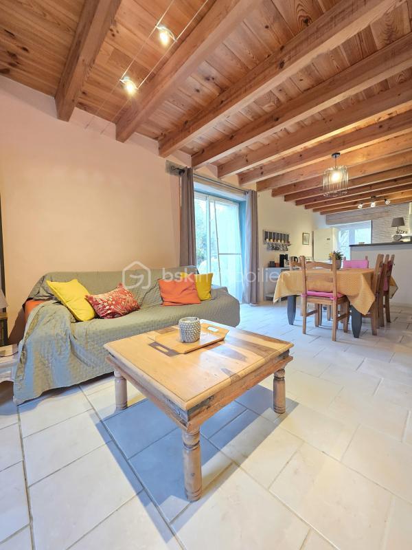 Maison en pierre - 223 m² - 8 pièces