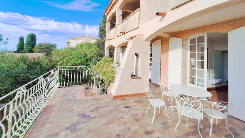 Villa - 266 m² - 8 pièces