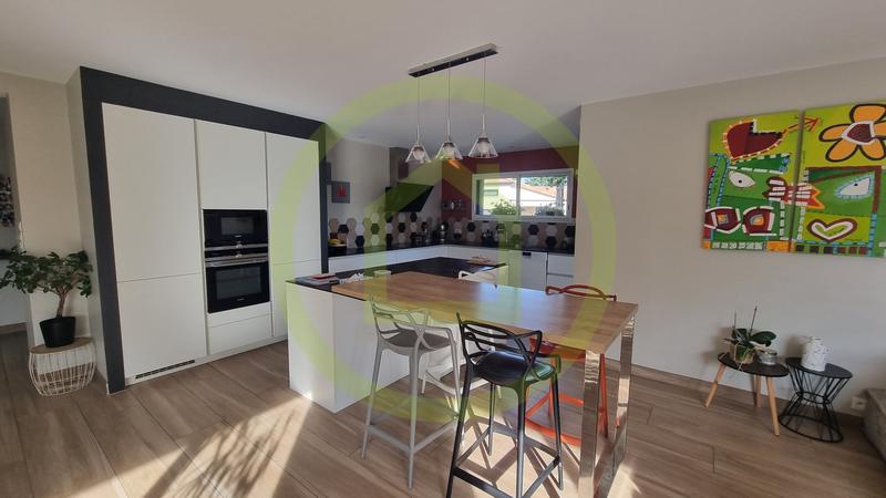 Maison - 158 m² - 6 pièces