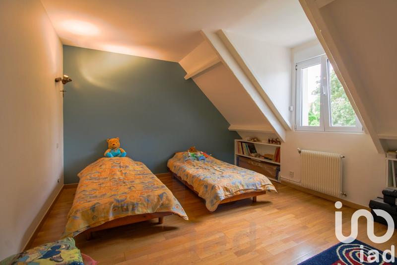 Maison - 225 m² - 10 pièces