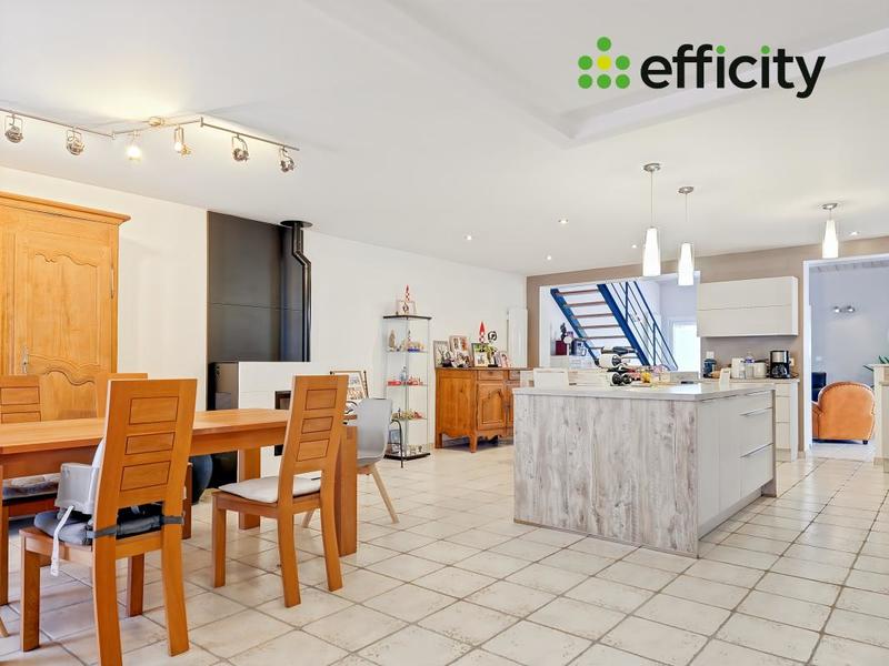 Maison - 234 m² - 6 pièces