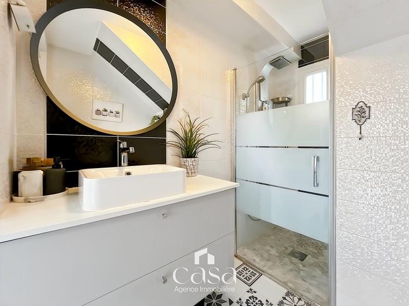 Maison contemporaine - 162 m² - 8 pièces