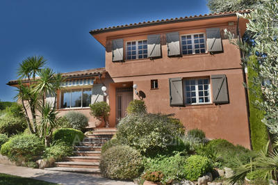 Villa - 196 m² - 6 pièces