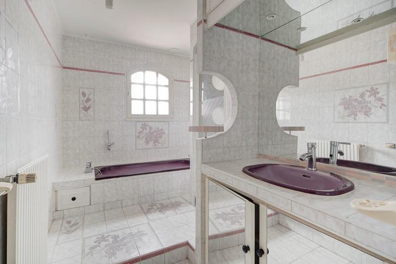 Maison - 210 m² - 6 pièces