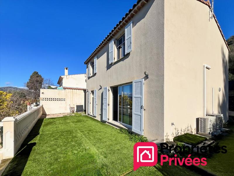 Maison - 105 m² - 4 pièces