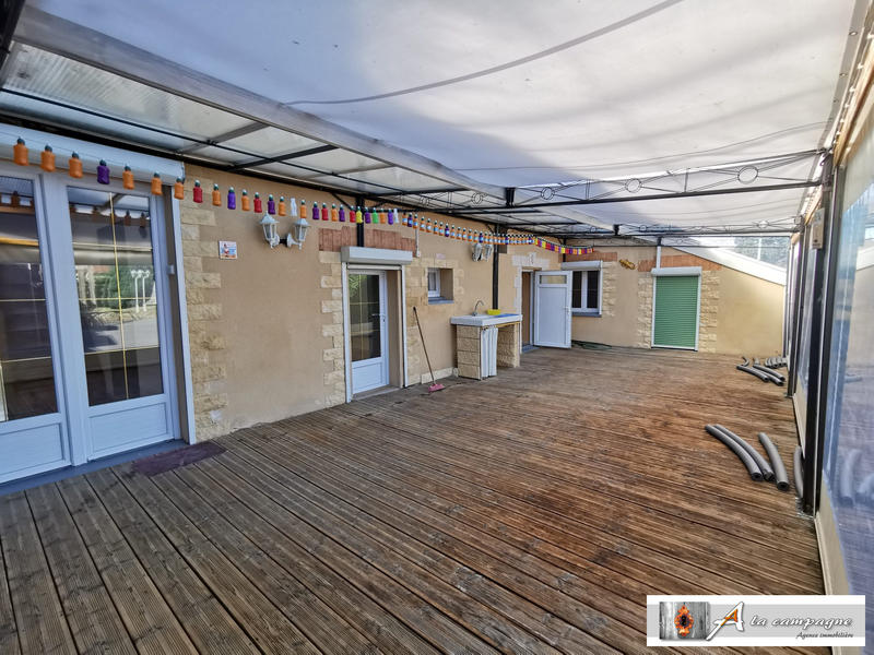 Maison - 210 m² - 9 pièces