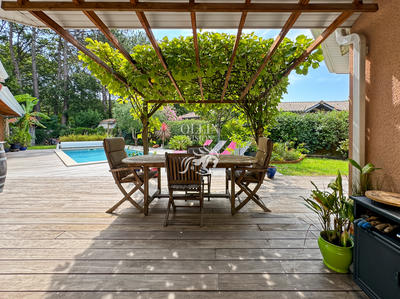 Villa - 185 m² - 6 pièces