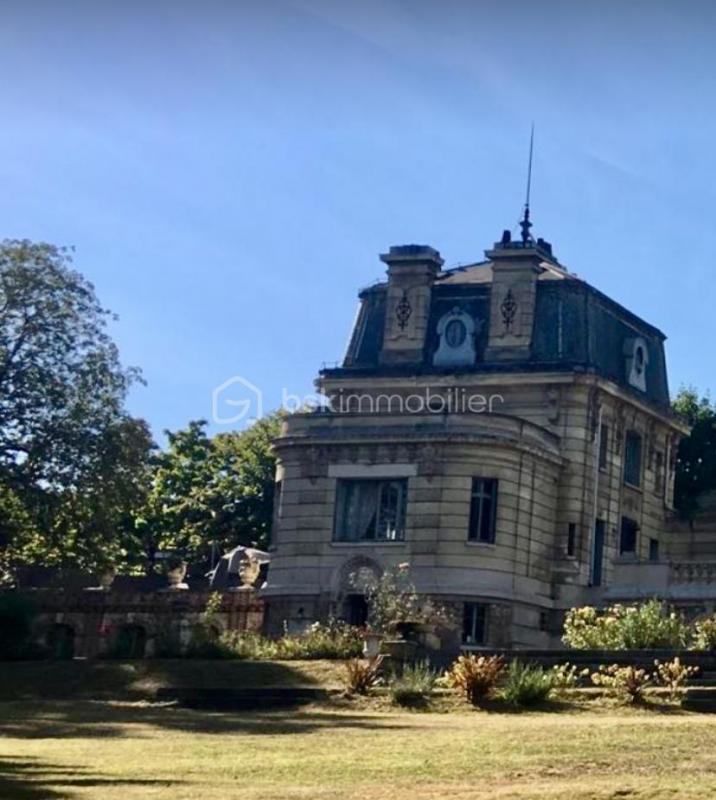 Demeure - 789 m² - 10 pièces