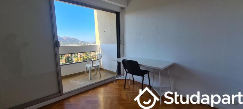 Chambre - 13 m² - 1 pièce