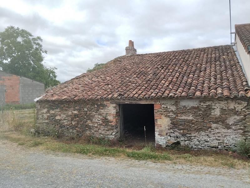 Maison - 450 m² - 2 pièces