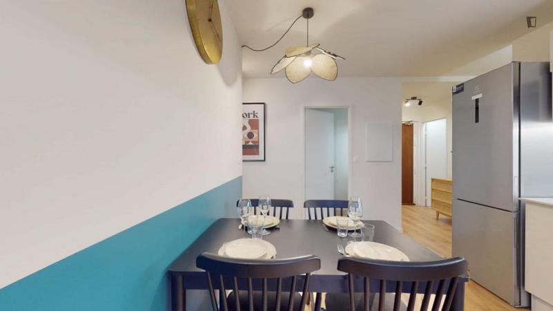 Chambre - 9 m² - 4 pièces