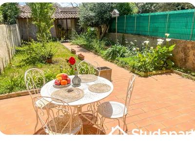 Chambre - 13 m² - 1 pièce