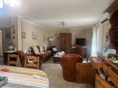 Villa - 221 m² - 9 pièces