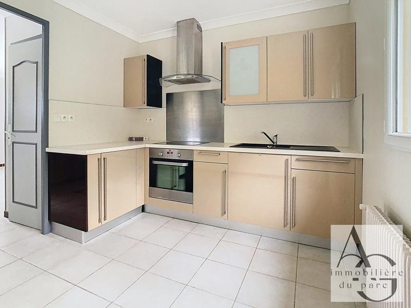 Maison traditionnelle - 81 m² - 4 pièces