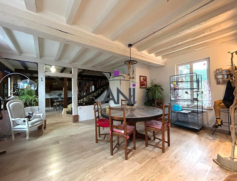 Maison - 217 m² - 7 pièces