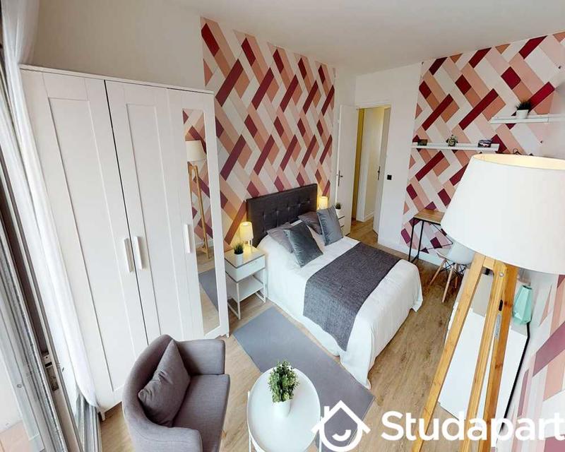 Chambre - 80 m² - 1 pièce