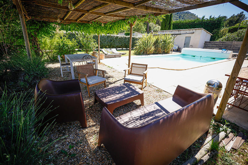 Maison - 250 m² - 6 pièces