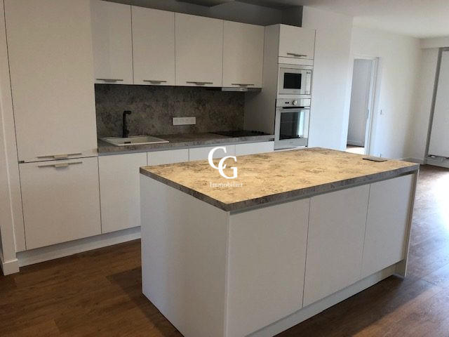 Appartement - 105 m² - 4 pièces