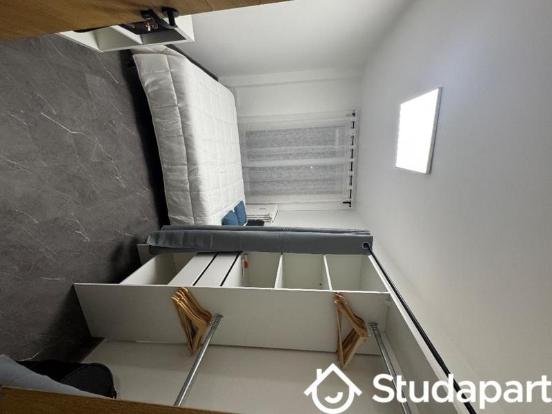 Chambre - 10 m² - 1 pièce